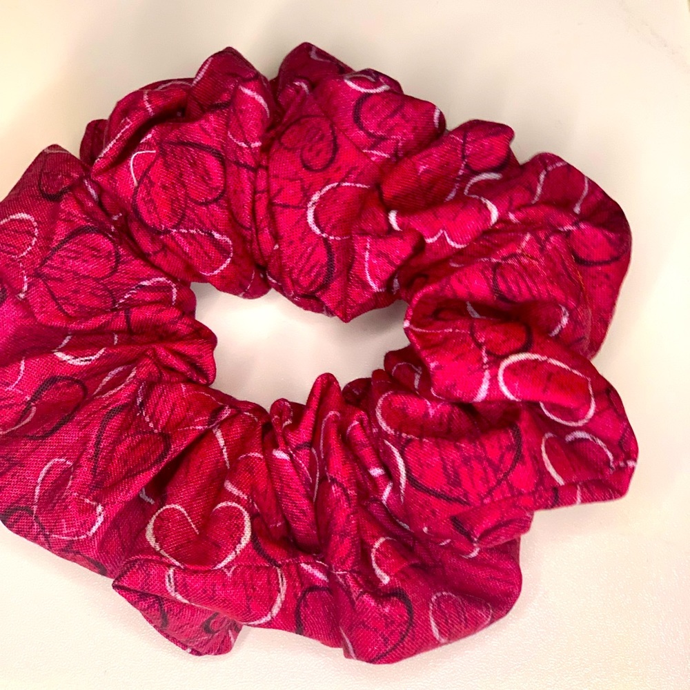 Cotton Burgundy with hearts scrunchie with hidden zipper pocket